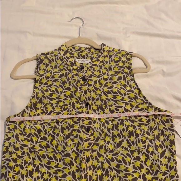 Equipment short sleeve dress in size M 100% silk - Picture 8 of 9